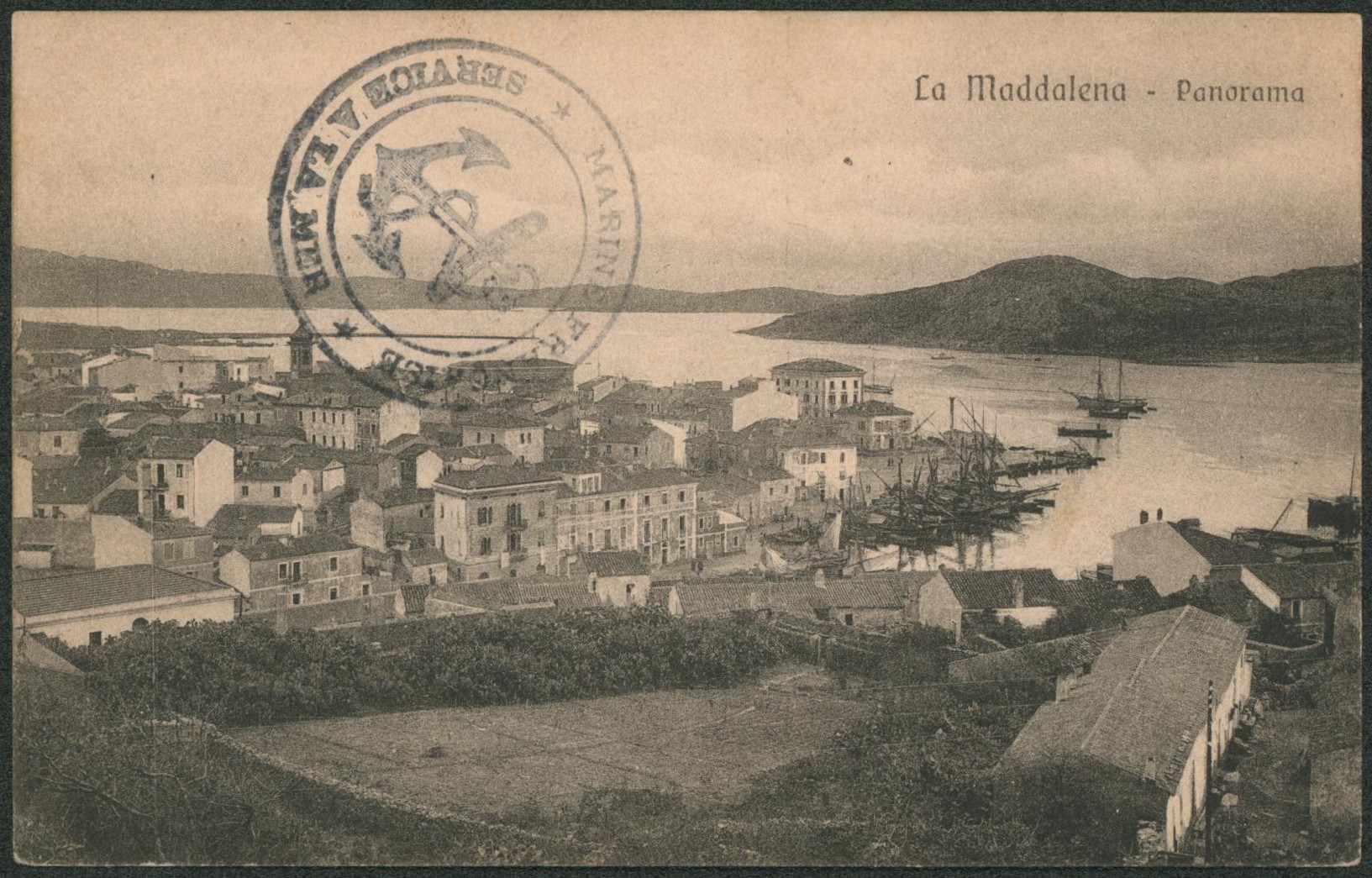 France - Carte postale datée de La Maddalena 1/3/16 + texte intéressant "? Nous sommes venus chercher les rescapés du torpillage du Cassini.." cachet encre "Marine Française / Service à la mer""