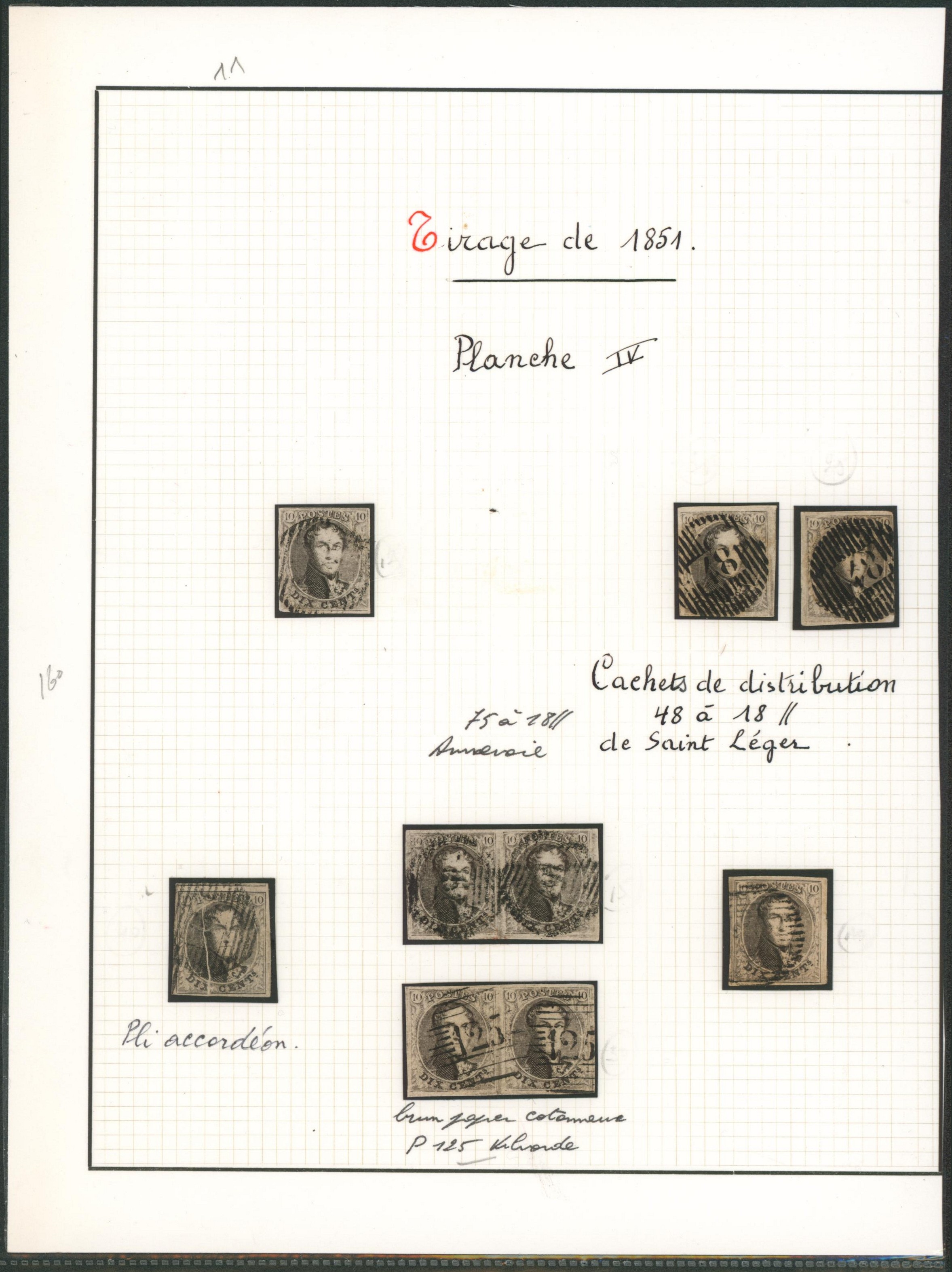 Page de collection - n°6 planche IV çàd 7 timbres dont deux paires et un pli accordéon. Disrtibution D48. 