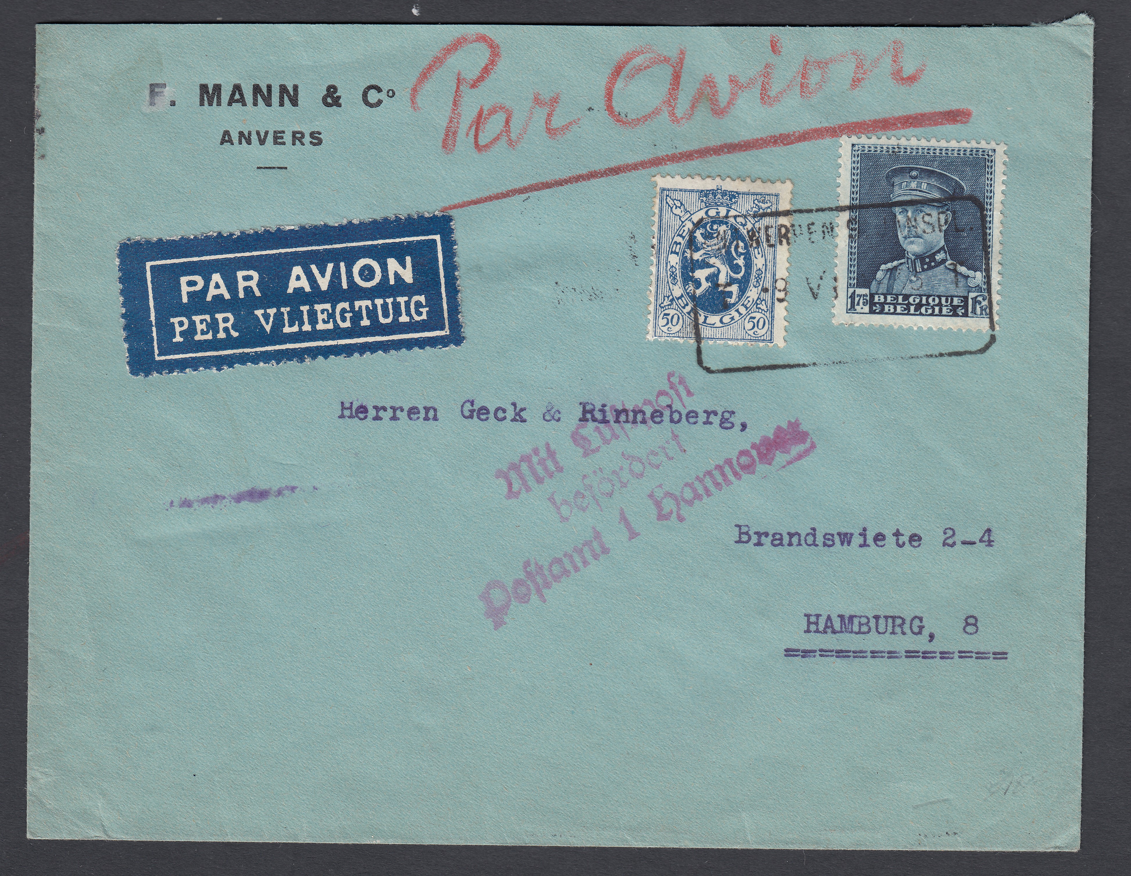 285 +320 sur lettre par avion ( Griffe de la Paér allemande en rouge au recto) d'Antwerpen ( Cachet rectangulaire des C.F.) vers Hamburg. Cachet de passage à BXL le 9.VI.1933 au verso.