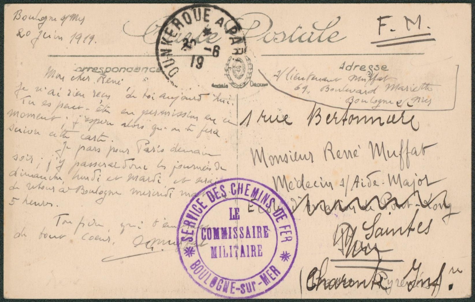 France - CP en F.M. expédié de Dunkerque + cachet "Service des chemins de fer / Boulogne-sur-mer / Le commissaire militaire" > Pau redirigé vers Saintes.