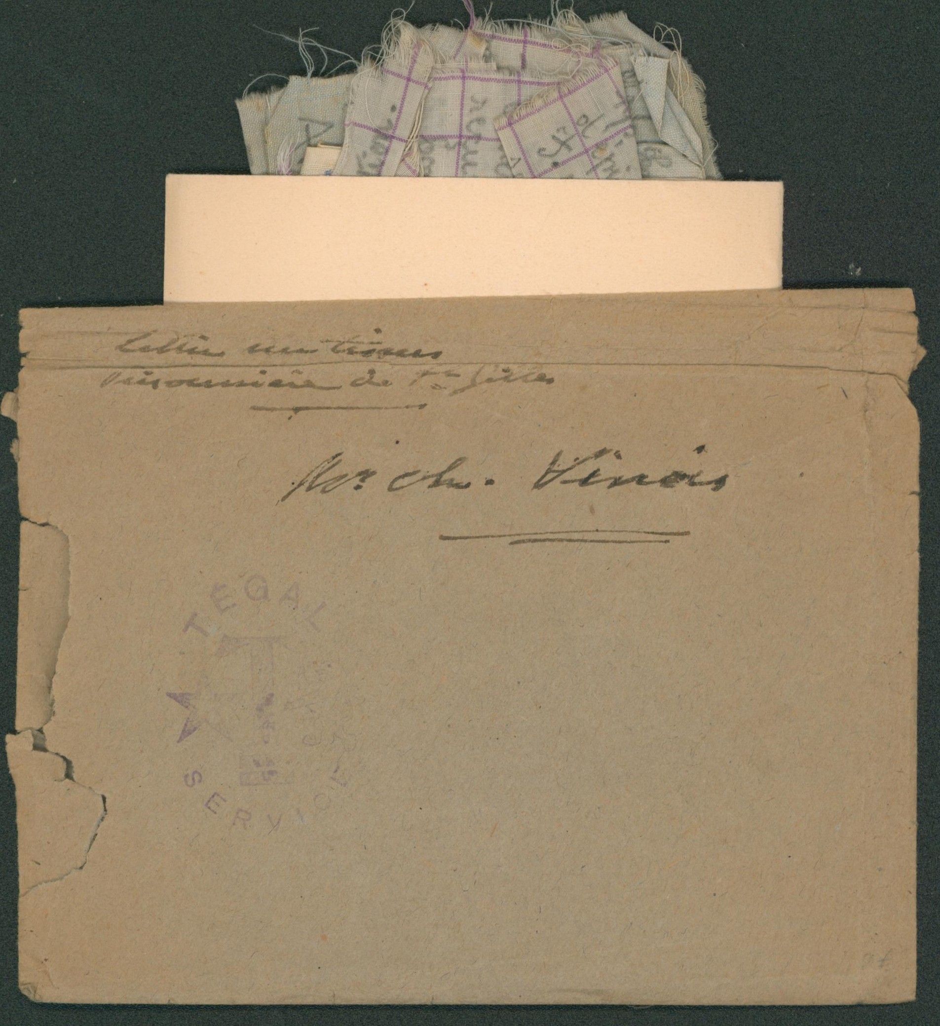 WWII - Belgique Service de renseignement clandestin (Tégal Service) Lettre portant le cachet du service des renseignements + contenu daté de Bruxelles + ensembles de textes sur du tissus, A voir !
