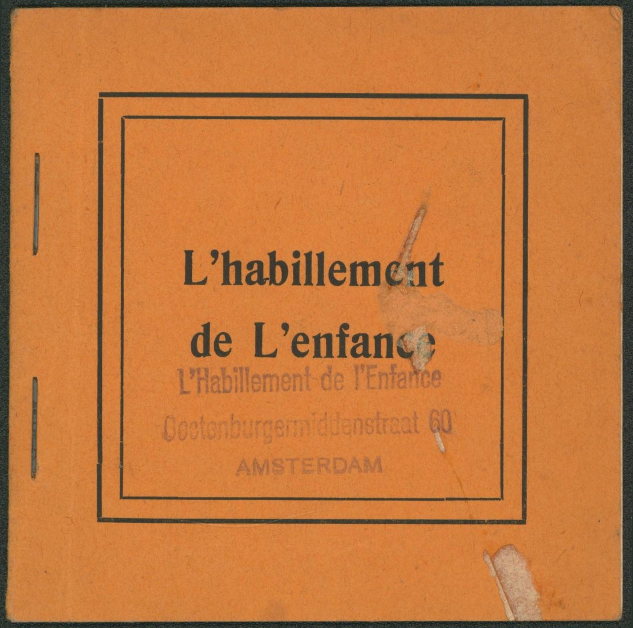 Erinnophilie - carnet de vignettes l habillement de l'enfance (Imp. Amsterdam) soit 4 vignettes à valeurs faciales.