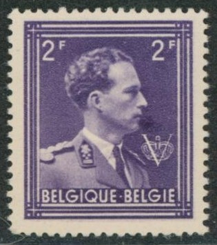 n°693** neuf sans charnières (MNH) + boule de couleur devant la bouche.